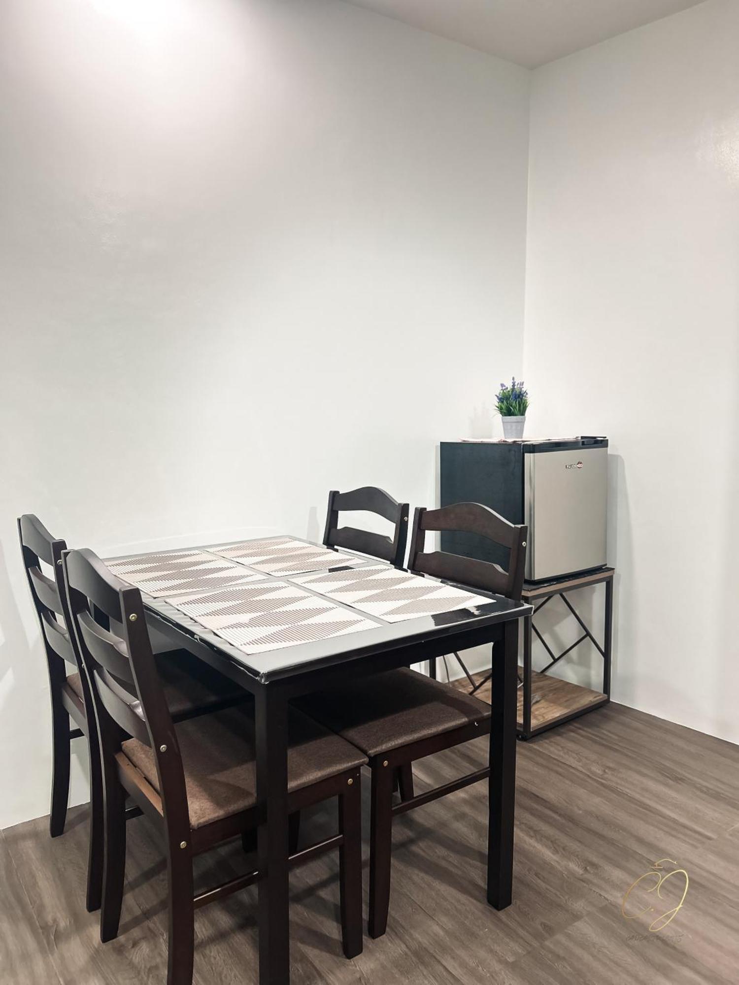 Cj Apartments オロンガポ エクステリア 写真