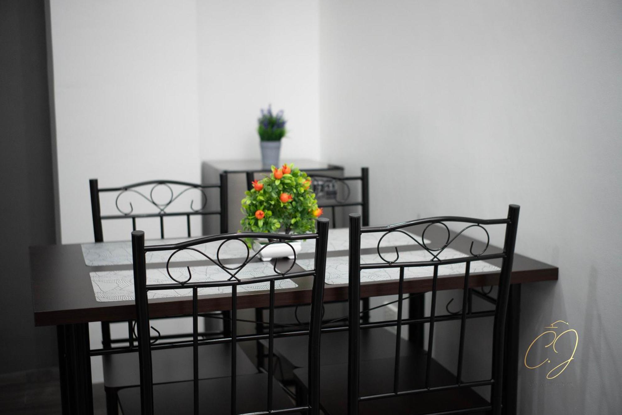 Cj Apartments オロンガポ エクステリア 写真